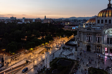 Fototapeta na wymiar Alameda cerca de Bellas Artes , Ciudad de México 