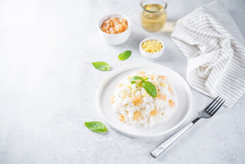 Garlic cream shrimp rice with cheese