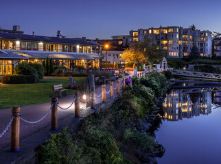 Sidney evening sea path walkway