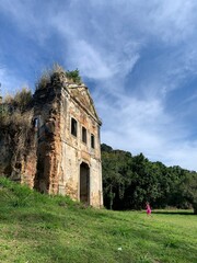 Fototapeta na wymiar Ruinas de perfil da Igreja de São José da boa morte em cachoeiras de macacu no rio de janeiro 