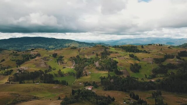 The drone video of the Carmen de Carupa region in the Ubaté Valley transports you to dream landscapes