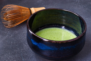 日本の伝統文化　日本の茶道　抹茶と茶碗と茶筅  コピースペースあり　Japanese traditional culture, Japanese Tea Ceremony, matcha,tea bowl and chasen(tea whisk),  copy space available