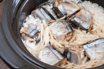 秋刀魚と生姜の炊き込みご飯。