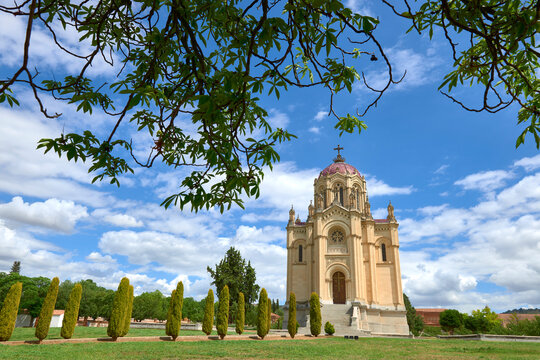Duquesa de Sevillano mausoleum, Guadalajara, Spain