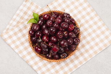 
A perennial plant with woody stems or branches.