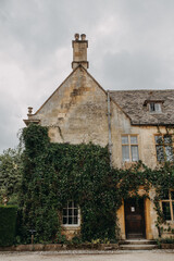 Fototapeta na wymiar Cottage in the Cotswolds