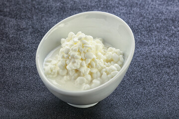 Dietary granulated cottage cheese for breakfast