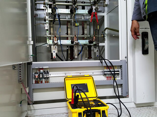 Insulation resistance testing for medium voltage Load Break Switch by an electrician.