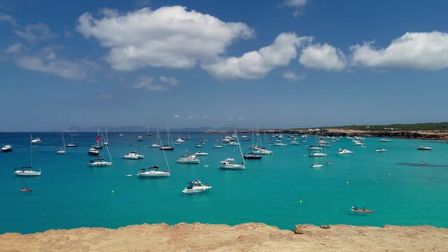 Formentera - Cala Saona a vista de drone