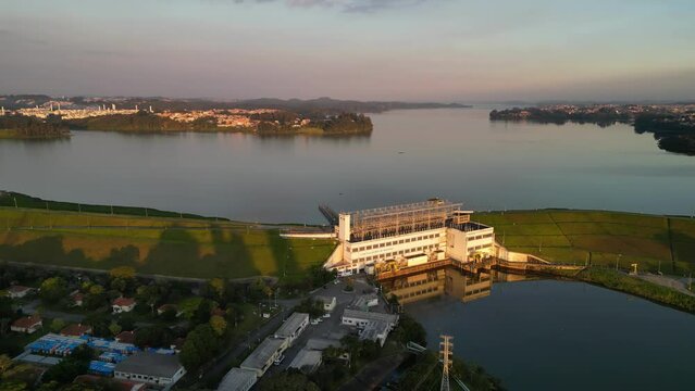 Aerial view of the Jurubatuba River, the Eleva&ccedil;&atilde;o Pedreira Hydroelectric Power Plant and the Piratininga Thermoelectric Power Plant. Dam located between Interlagos and Diadema in the city of S&atilde;o Paulo