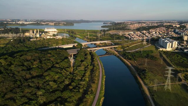 Aerial view of the Jurubatuba River, the Eleva&ccedil;&atilde;o Pedreira Hydroelectric Power Plant and the Piratininga Thermoelectric Power Plant. Dam located between Interlagos and Diadema in the city of S&atilde;o Paulo