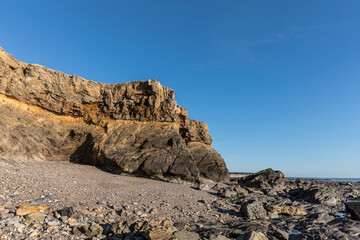 Fototapeta na wymiar Small cliffs on la Pointe du Payre in the ouest coast of France in Vendee