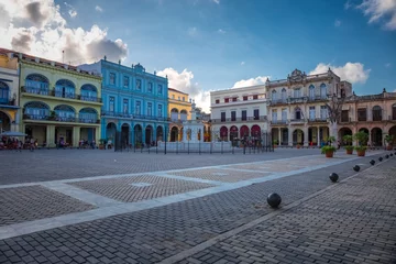 Foto op Plexiglas The Plaza Vieja (Old Square)  - Havana, Cuba © larairimeeva