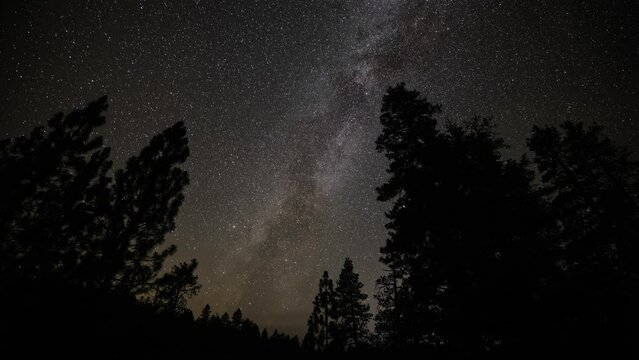 Beautiful time lapse of the stars moving across the night sky in Northern California