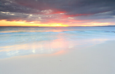 Fototapeta na wymiar Beautiful sunrise over the ocean at Jervis Bay