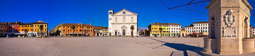 Fototapeta na wymiar Central square in Palmanova panoramic view, Friuli-Venezia Giulia region of Italy