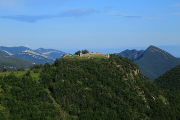 Fototapeta na wymiar old castle in the top of a hill