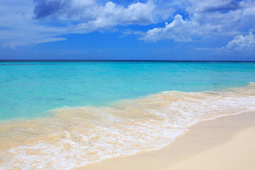 Fototapeta na wymiar Beautiful caribbean sea and blue sky .Sommer ocean landscape as background.
