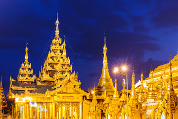 Fototapeta premium Shwedagon Pagoda at night , Myanmar (Burma) Yangon landmark