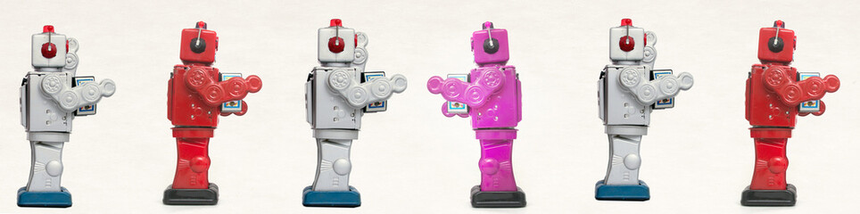 Naklejka premium Gay Robot walking the other way