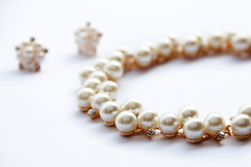 The elegant Jewelry and gems are elegantly arranged to be valuable and suitable as a heritage gift and legacy.