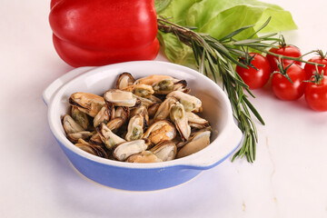 Marinated mussels in the bowl