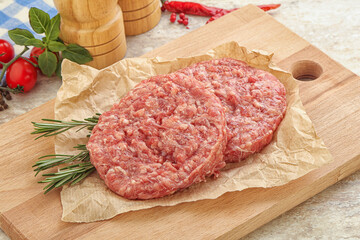 Raw pork cutlet for burger