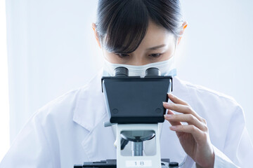 A female scientist conducting research