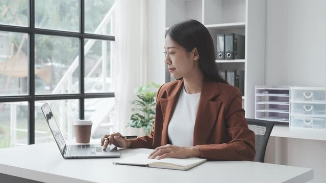 Confident Female CEO Analyze Financial Projects. Intraday stock trader businesswoman working at desk, Dividend, Stock Broker, Windfall, Initial public offering (IPO), Mutual Fund, Capital, par price