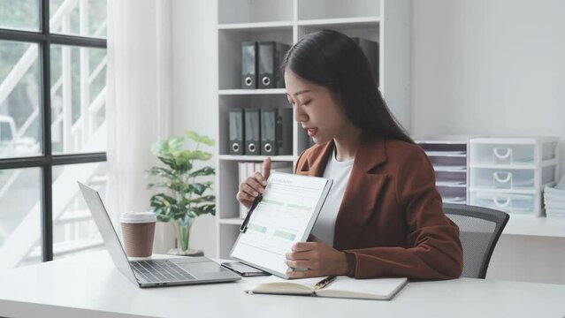 Confident Female CEO Analyze Financial Projects. Intraday stock trader businesswoman working at desk, Dividend, Stock Broker, Windfall, Initial public offering (IPO), Mutual Fund, Capital, par price