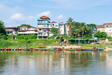 Fototapeta na wymiar views of nam song river and vang vieng town at background, laos 