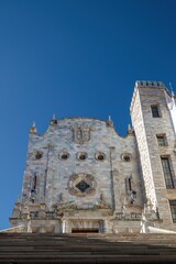 Naklejka premium Guanajuato UG campus an educational hub with diverse disciplines, historic architecture, and a vibrant student community
