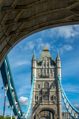 Fototapeta na wymiar Front view of the Tower Bridge in London, UK