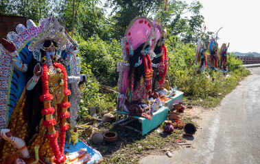 Lost Devotion: Abandoned Idols of Kali After Puja at Roadside