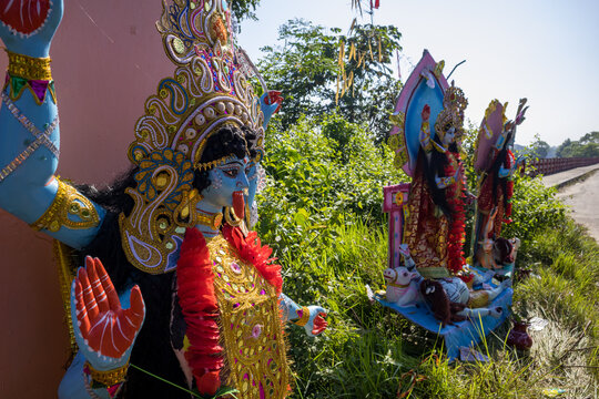 Lost Devotion: Abandoned Idols of Kali After Puja at Roadside