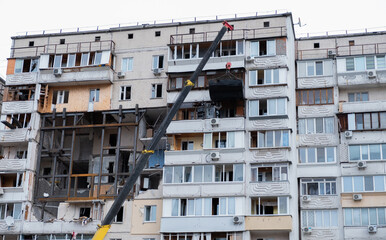 reconstruction of the destroyed building of the apartment house
