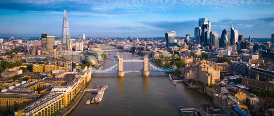 Foto op Plexiglas London Skyline and Tower Bridge Aerial Panoramic Cityscape © heyengel