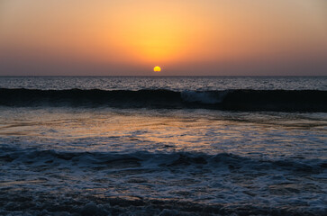 Amanece en el mar de Omán