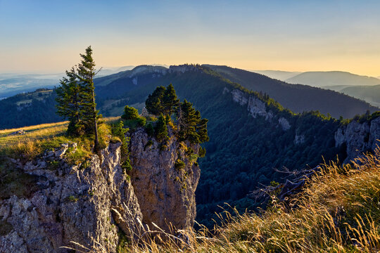 Sicht von der Stallflue bei Selzach SO zur Wandflue beim Grenchenberg (Grenchen SO)
