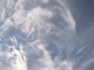Fototapeta na wymiar Cirrus clouds in the morning