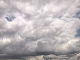 Huge cumulonimbus at noon