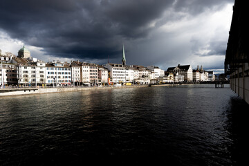 Gewitter &uuml;ber der Altstadt von Z&uuml;rich