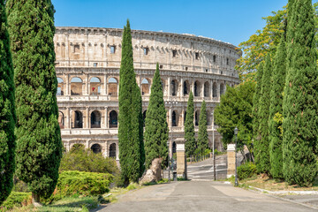 Teilansicht des Kolloseums in Rom vom Parco del Celio her