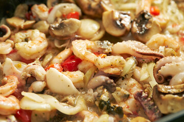 spaghetti with shrimp, seafood oil pasta	