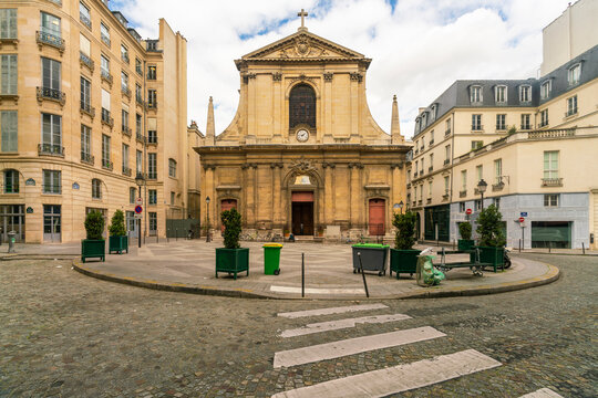 Basilica Notre-Dame des Victoires at Place des Petit peres in Paris