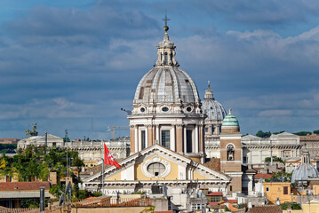 Fototapeta na wymiar Les églises de Rome