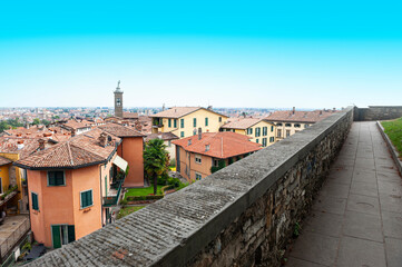 Walls surrounding the city of Bergamo - 618121991