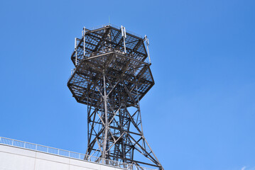 屋上の電波塔