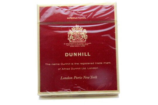 paquet de cigarettes de la marque Dunhill