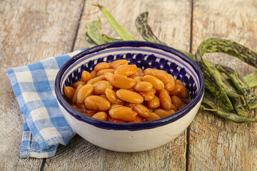White bean in tomato sauce